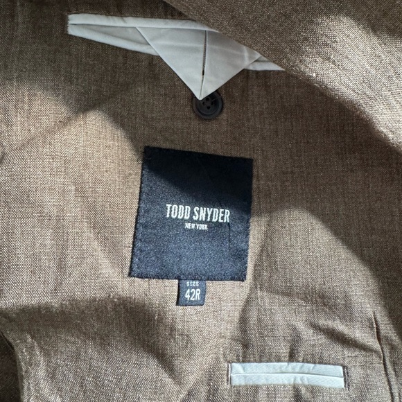 Todd Snyder linen suit - Picture 5 of 8